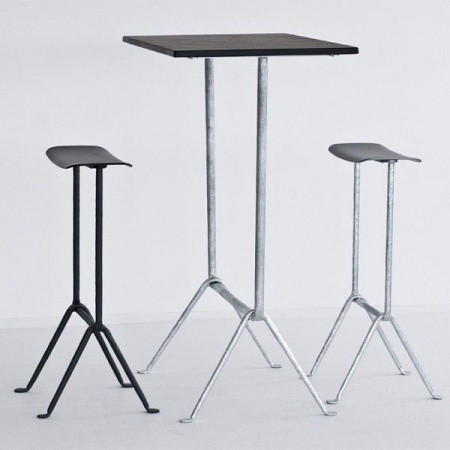 table-haute-officina-bistrot-magis-plateau-noirs-pieds-galvanises-80-cm-1