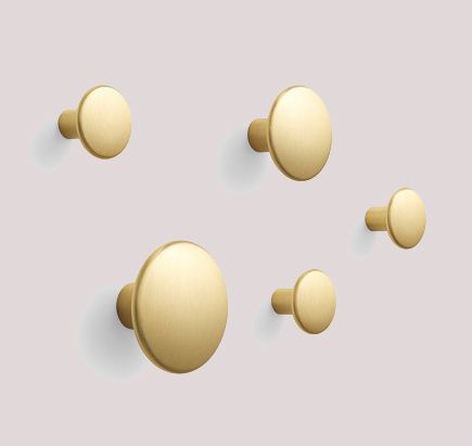 set-5-dots-pateres-brass-muuto-in-ty