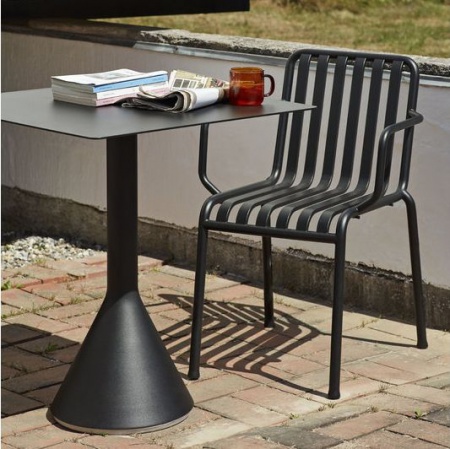 Palissade-Armchair-anthracite_Palissade-Cone-Table-anthracite-bouroullec-outdoor