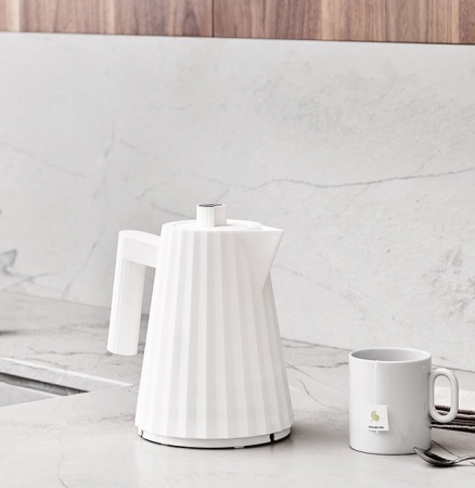 Bouilloire &eacute;l&egrave;ctrique - Pliss&eacute; Blanche - 1 Litre - Alessi
