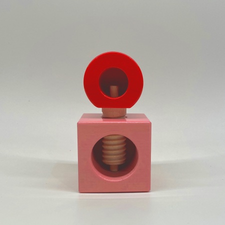 Casse noix - en bois de hetre, rose et rouge - Alessi