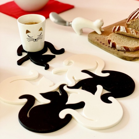 Dessous de plat noir et blanc - Entrechats - Pylones