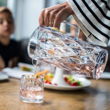 Pichet à eau  Crystal 1,6L - KOZIOL