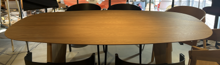 Table p&eacute;tal Stua